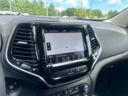 Used 2022 Jeep Cherokee Limited w/ Elite Package AWD/4WD image 28