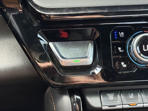 Used 2025 GMC Sierra 2500 AT4 AWD/4WD image 23