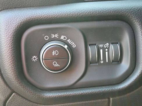 Used 2025 RAM 1500 Big Horn image 25