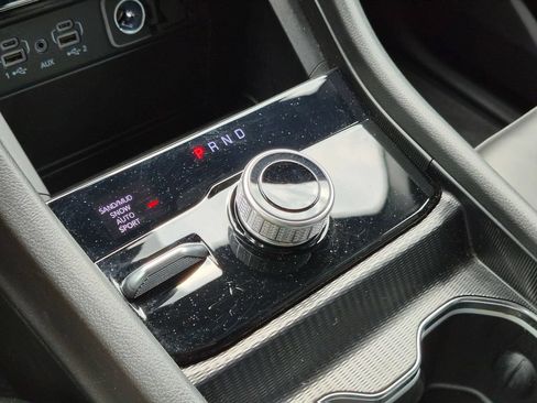 Used 2024 Jeep Grand Cherokee Limited AWD/4WD image 17