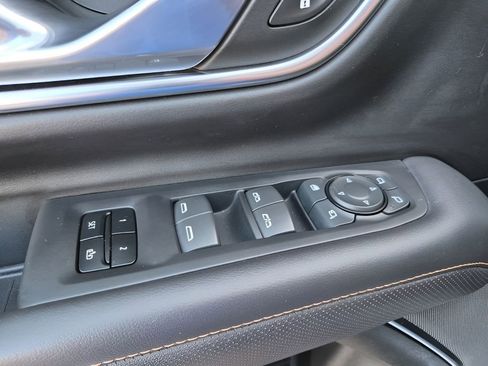 Used 2024 GMC Yukon XL AT4 w/ AT4 Premium Plus Package AWD/4WD image 29