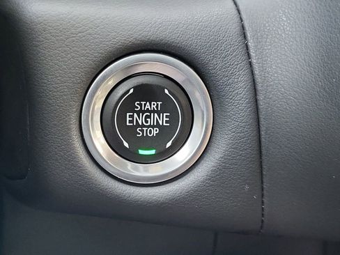 Used 2023 Chevrolet Suburban Z71 w/ Luxury Package image 23