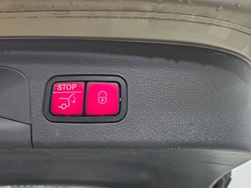 Used 2020 Mercedes-Benz GLE 350 4MATIC image 16