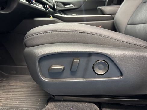 New 2026 Chevrolet Equinox LT w/ Convenience Package II FWD image 27
