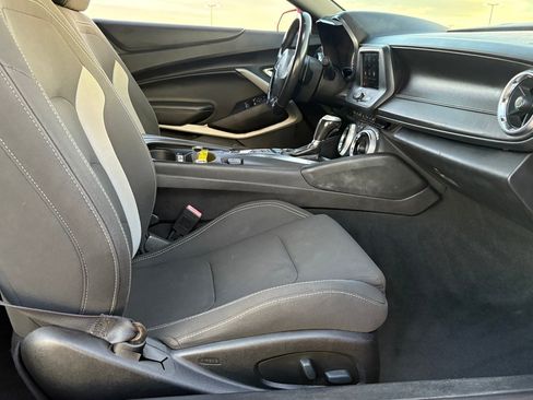 Used 2020 Chevrolet Camaro LT image 29