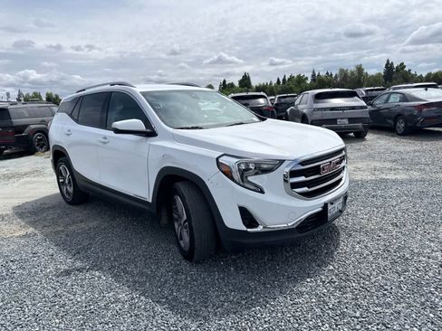 Used 2020 GMC Terrain SLT FWD image 2