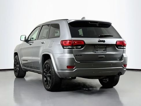 Used 2020 Jeep Grand Cherokee Altitude AWD/4WD image 5