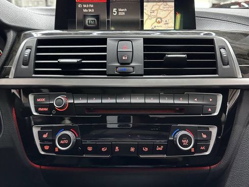 Used 2018 BMW 330i xDrive 330i xDrive AWD 4dr Sedan image 28