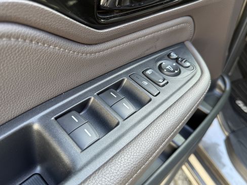 Used 2023 Honda Odyssey Elite image 11