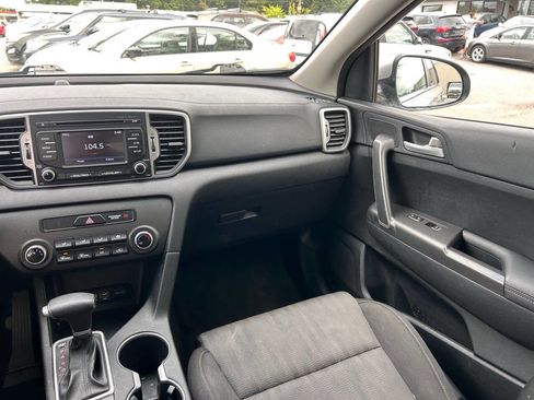 Used 2019 Kia Sportage LX image 11