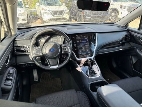 Used 2025 Subaru Outback Premium AWD/4WD image 9