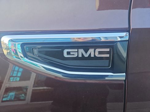 Used 2023 GMC Yukon SLT image 29