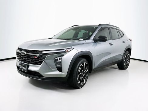 Used 2024 Chevrolet Trax RS FWD image 1