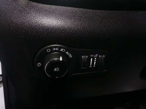 Used 2023 Jeep Compass Limited AWD/4WD image 29