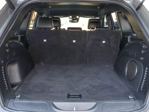 Used 2022 Jeep Grand Cherokee Laredo X image 9