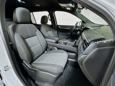 Certified 2025 GMC Acadia Elevation FWD image 27