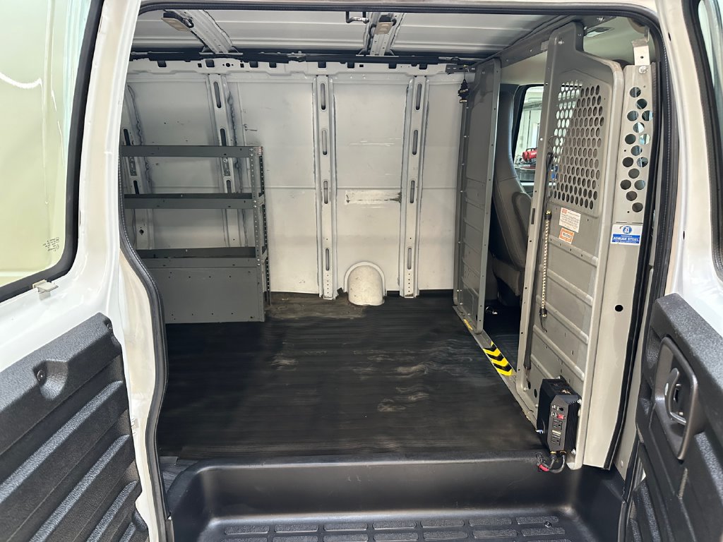 Used 2016 GMC Savana 2500 RWD image 24