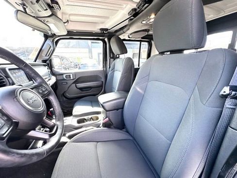 Used 2021 Jeep Gladiator Sport image 26