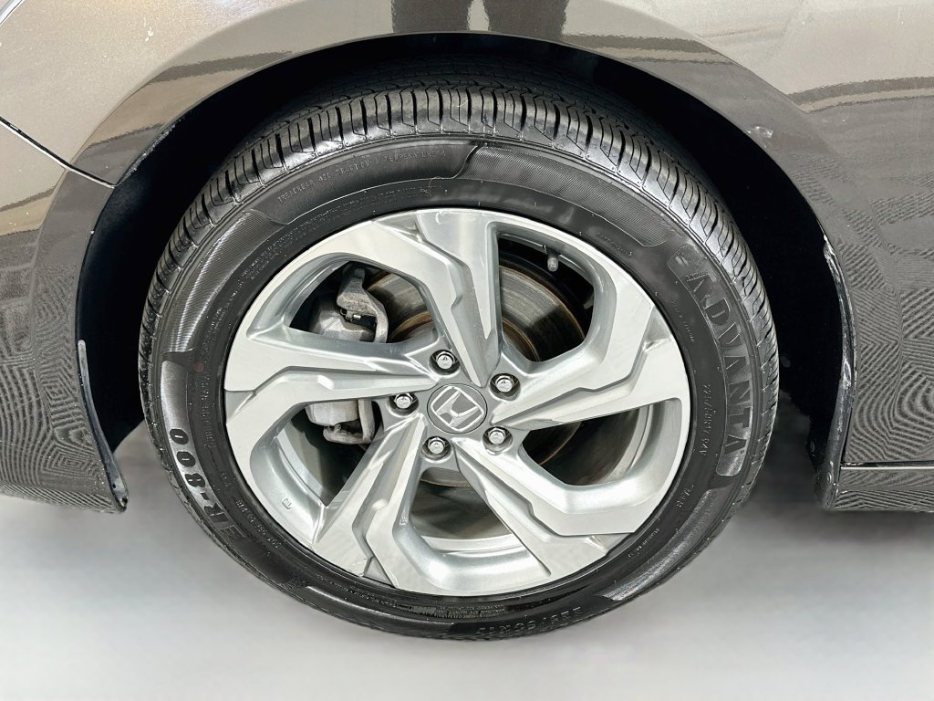 Used 2018 Honda Accord EX image 31