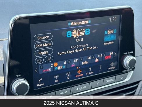 Used 2025 Nissan Altima 2.5 S FWD image 29
