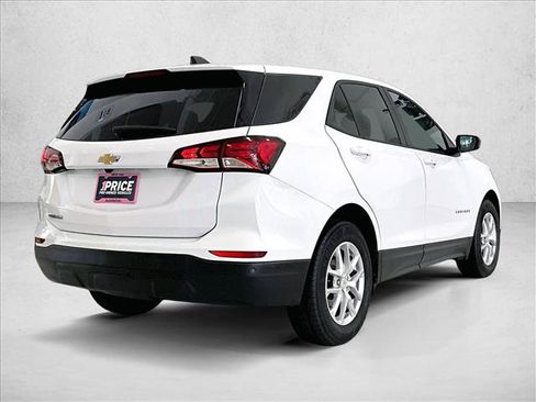 Used 2024 Chevrolet Equinox LS w/ LS Convenience Package FWD image 2