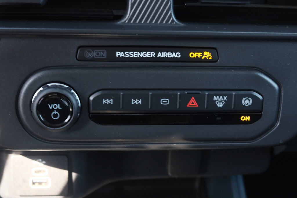 Used 2025 Ford Maverick XL w/ Equipment Group 101A AWD/4WD image 19