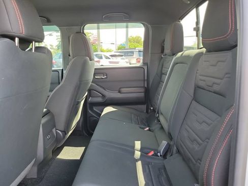 Used 2025 Nissan Frontier PRO-4X AWD/4WD image 11