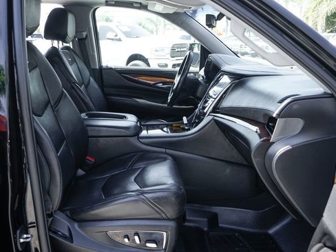 Used 2019 Cadillac Escalade Premium Luxury RWD image 51