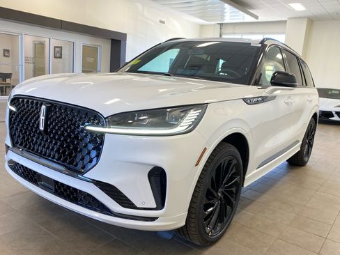 New 2026 Lincoln Aviator Reserve w/ Luxury Package image 4
