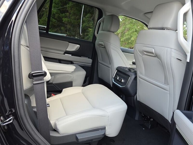 New 2027 Ford Expedition Active RWD image 18
