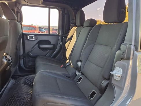 Certified 2020 Jeep Gladiator Sport w/ Quick Order Package 23S image 10