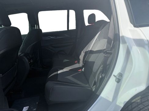 New 2025 Jeep Grand Cherokee Laredo w/ Luxury Tech Group I image 13