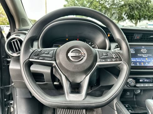 Used 2022 Nissan Kicks SV FWD image 20