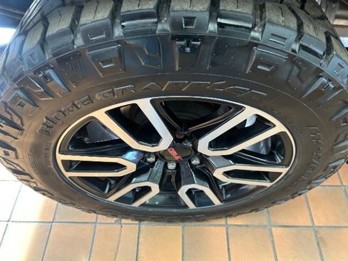 Used 2014 GMC Sierra 1500 SLE w/ SLE Value Package image 21