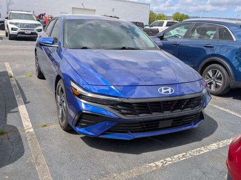 Used 2024 Hyundai Elantra Limited image 5
