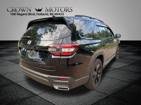 Used 2025 Honda Pilot Black Edition image 14