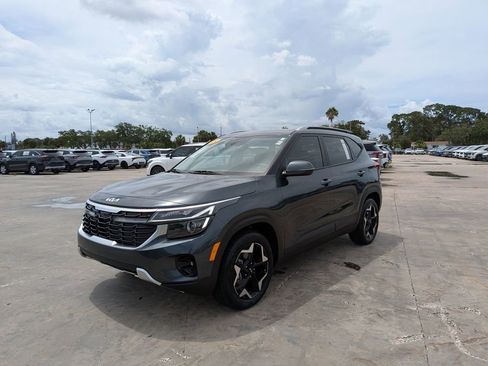 Certified 2025 Kia Seltos S FWD image 3