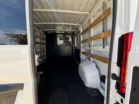 Used 2025 RAM ProMaster 2500 w/ U-Haul Equipment Group image 24