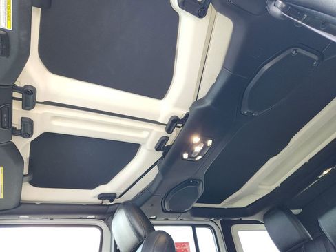 Used 2021 Jeep Wrangler Unlimited Rubicon w/ Xtreme Recon 35" Tire Package image 16