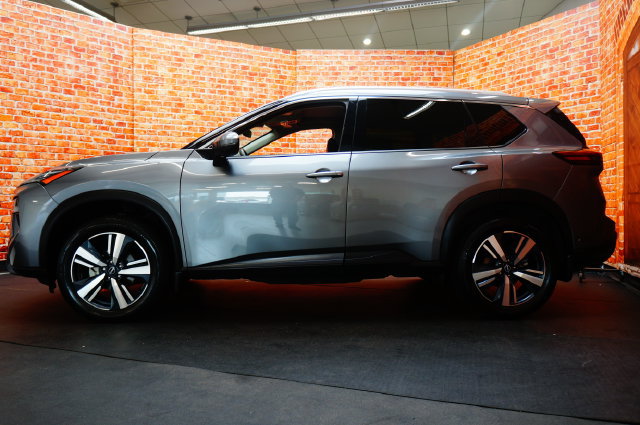 Certified 2024 Nissan Rogue SL w/ SL Premium Package AWD/4WD image 4