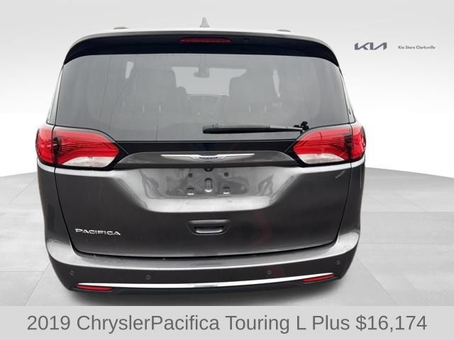 Used 2019 Chrysler Pacifica Touring-L Plus w/ Tire & Wheel Group FWD image 7