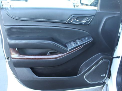 Used 2016 GMC Yukon SLE image 17