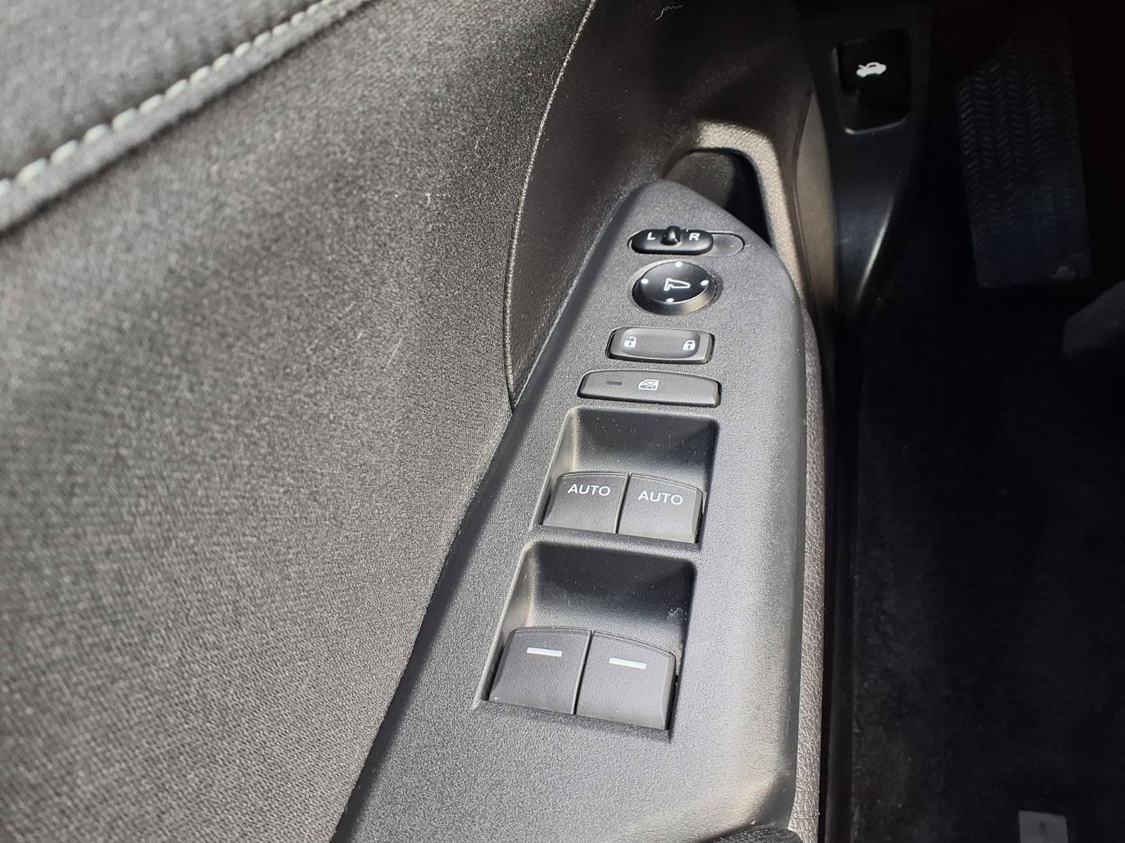 Used 2018 Honda Civic EX image 9