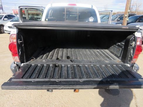 Used 2006 Toyota Tacoma PreRunner image 27