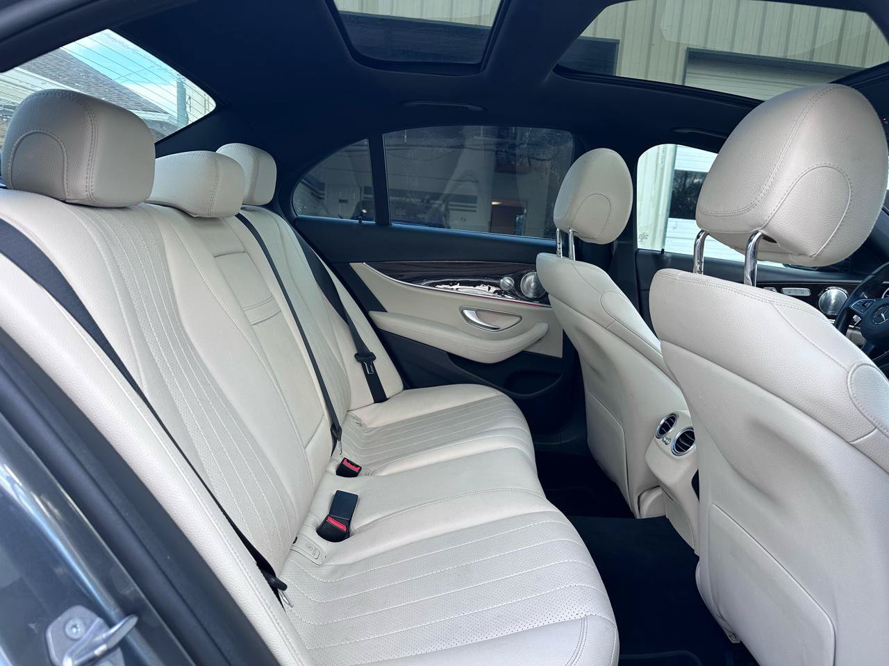 Used 2017 Mercedes-Benz E 300 image 19