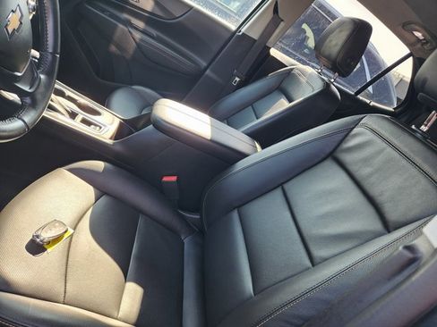 Used 2021 Chevrolet Equinox Premier image 12