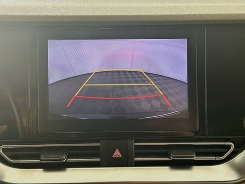 Used 2022 Kia Niro EX FWD image 22