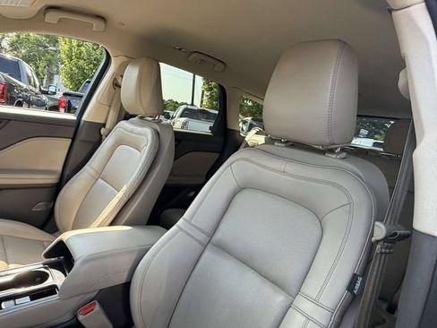 Certified 2022 Lincoln Corsair AWD w/ Equipment Group 101A image 9