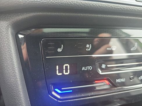 New 2025 Volkswagen Taos SEL image 8