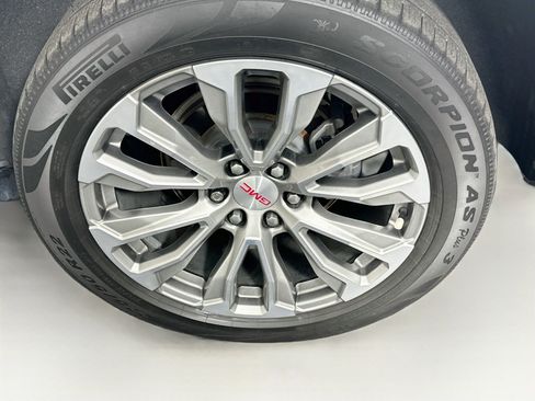 Used 2021 GMC Yukon Denali w/ Denali Premium Package AWD/4WD image 11